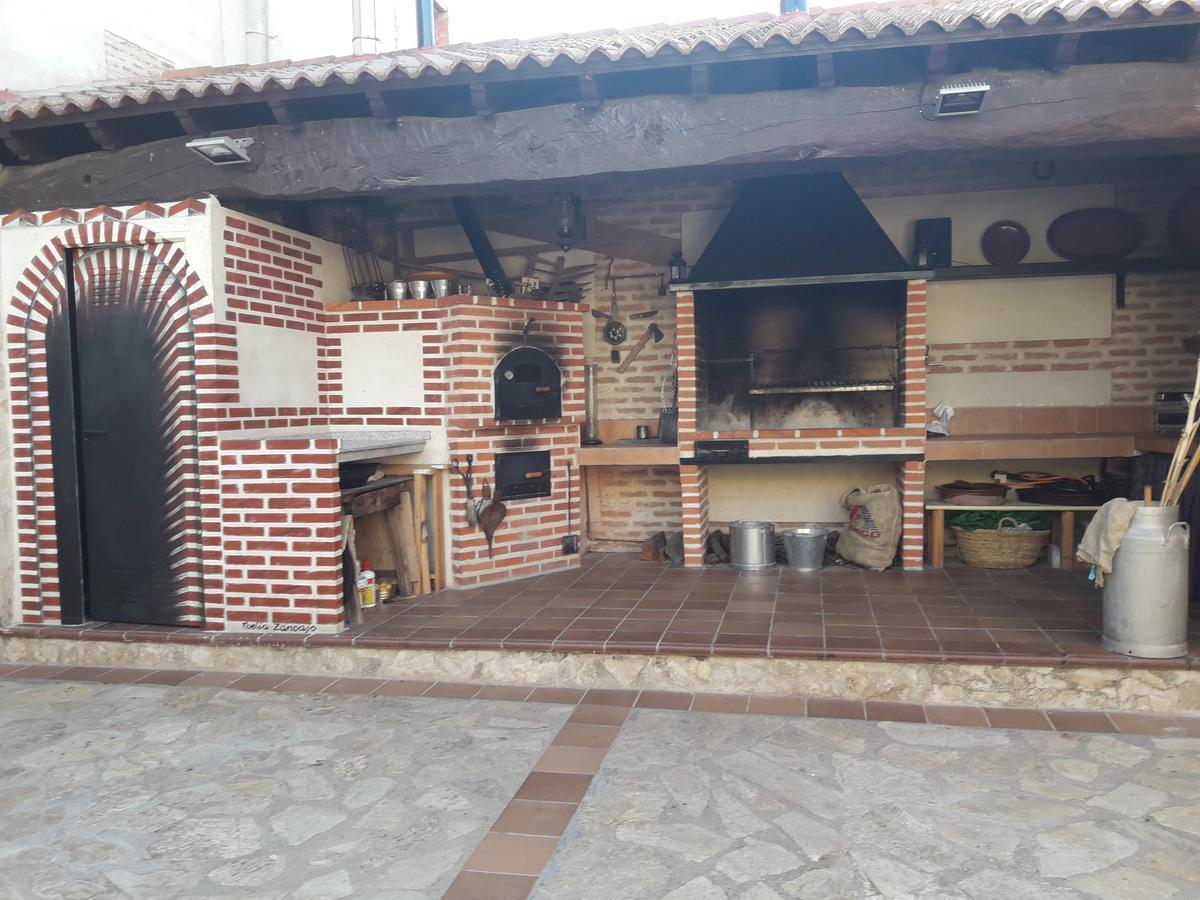Casa Rural La Casa De Las Manuelas Horcajo de las Torres Esterno foto
